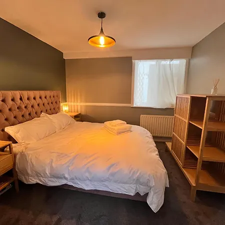 Mossley Hill Retreat-2